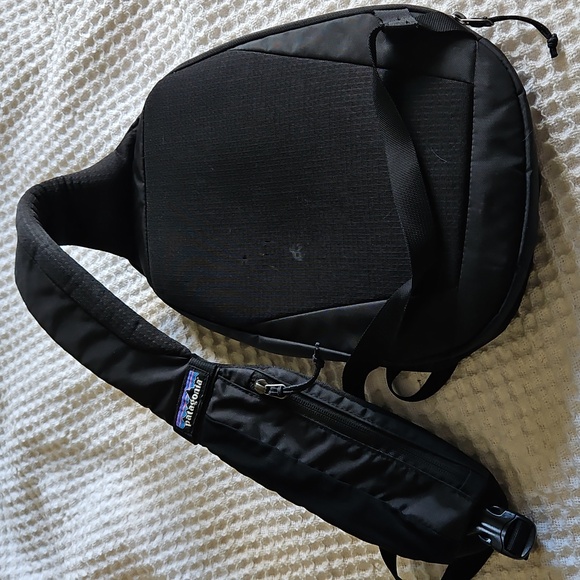 Patagonia Atomic Sling Bag Black - Picture 3 of 6